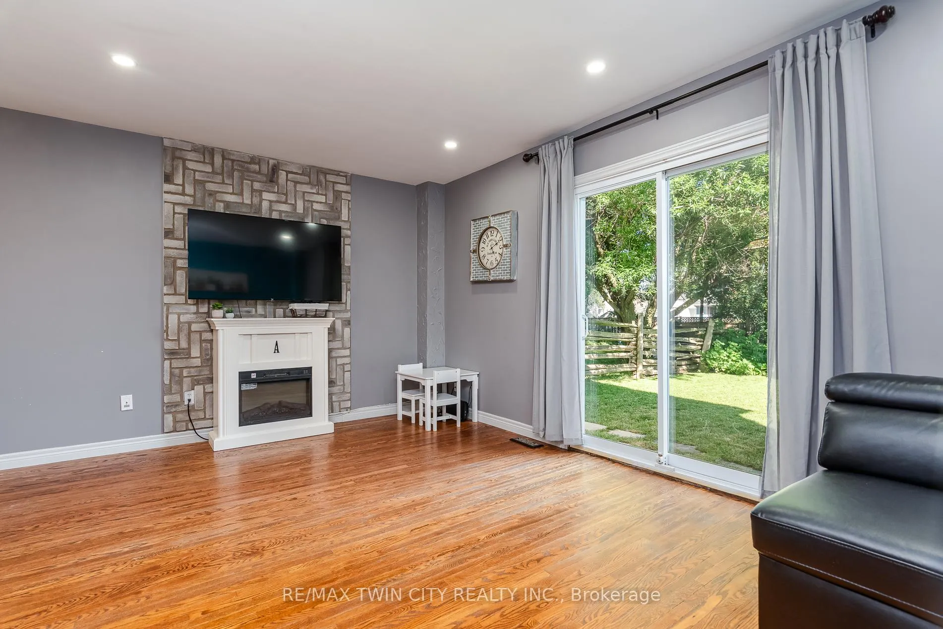 Photo 28 of 162 Parkside Drive E, Centre Wellington, Fergus — HOMEH