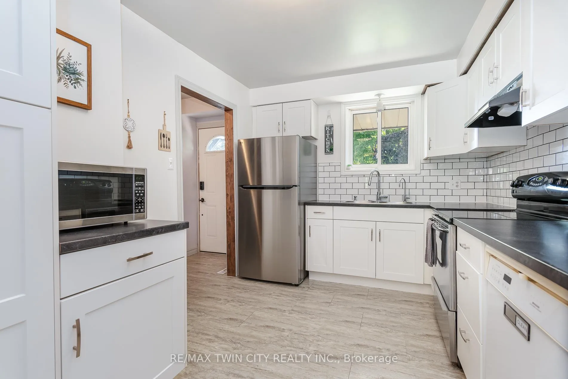 Photo 36 of 162 Parkside Drive E, Centre Wellington, Fergus — HOMEH