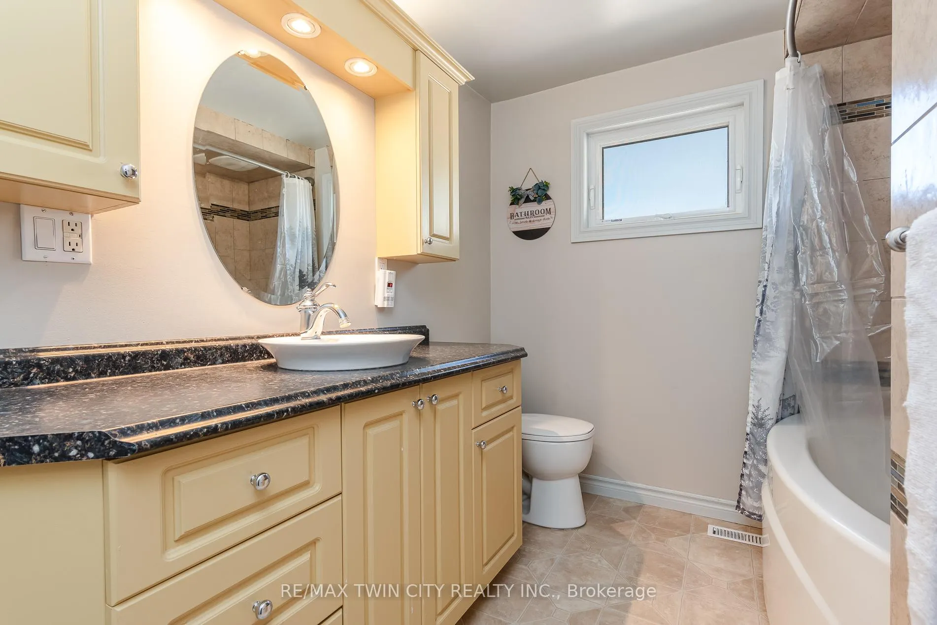 Photo 47 of 162 Parkside Drive E, Centre Wellington, Fergus — HOMEH