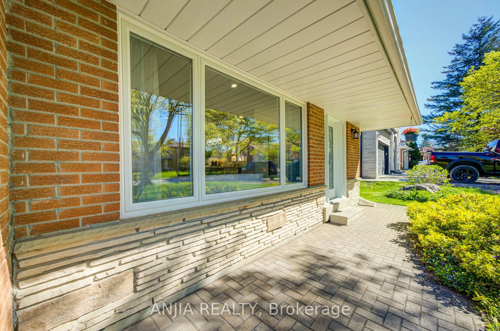 Photo 3 of 80 Southdale Drive, Markham, Bullock — HOMEH