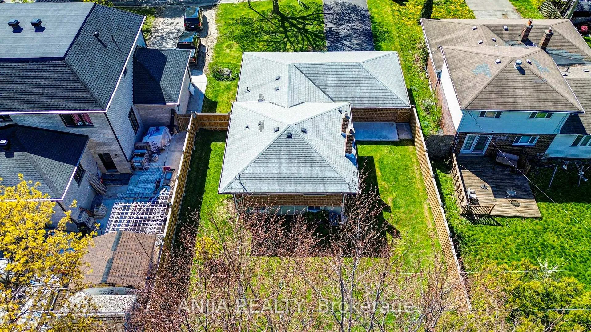 Photo 6 of 80 Southdale Drive, Markham, Bullock — HOMEH