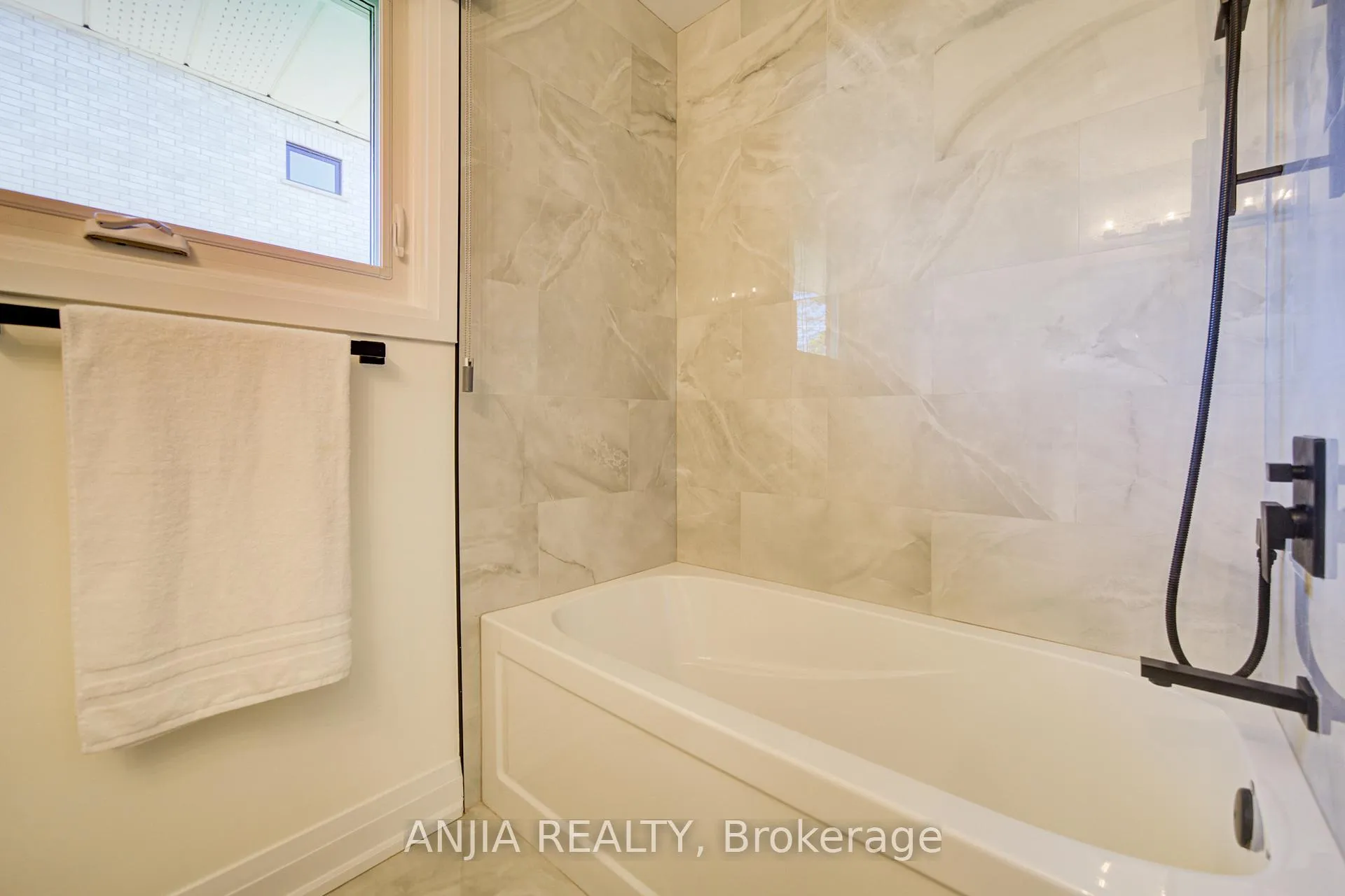 Photo 35 of 80 Southdale Drive, Markham, Bullock — HOMEH