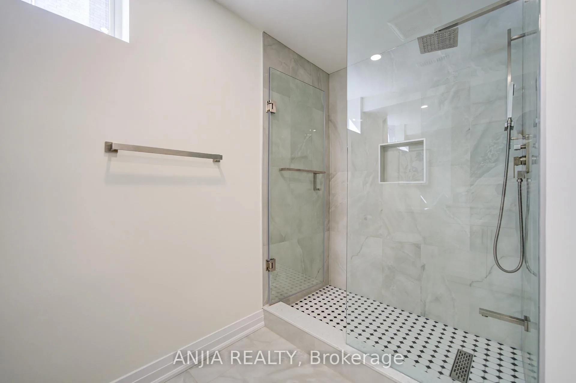 Photo 40 of 80 Southdale Drive, Markham, Bullock — HOMEH