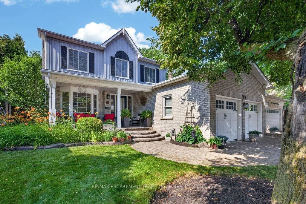 Front of 2119 Country Club Drive