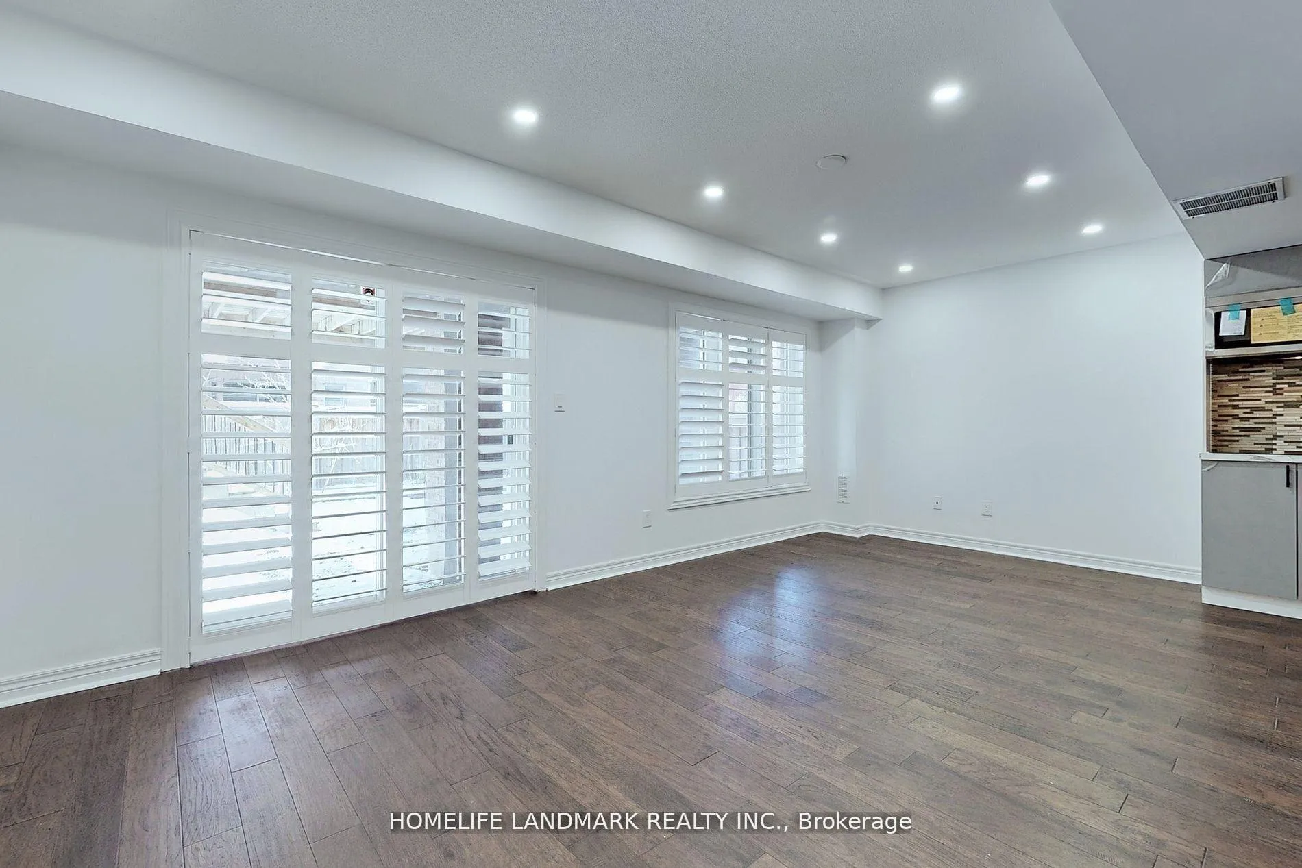 Photo 2 of 61 Rumsey Road, Vaughan, Patterson — HOMEH