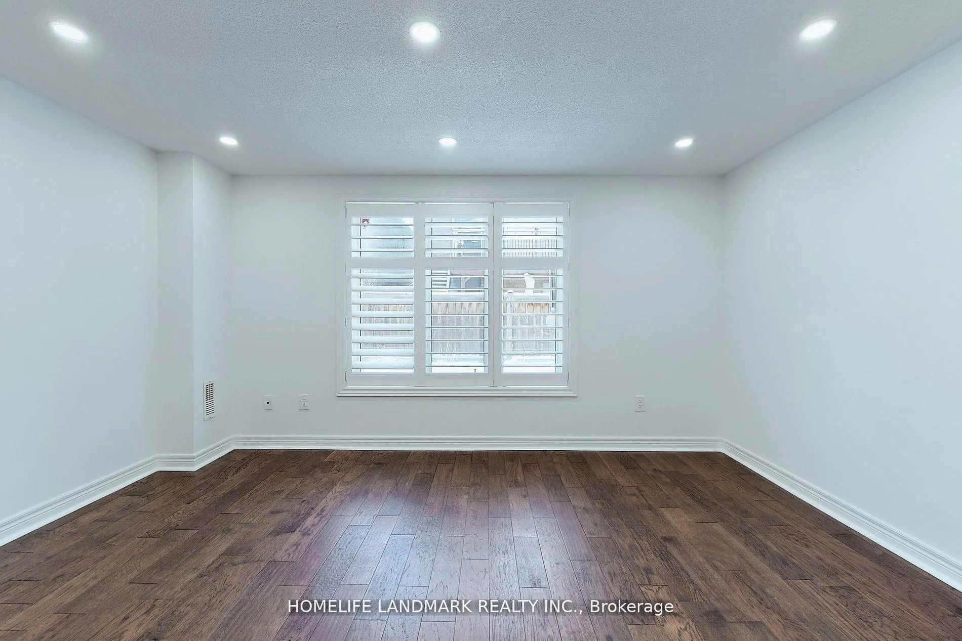 Photo 4 of 61 Rumsey Road, Vaughan, Patterson — HOMEH