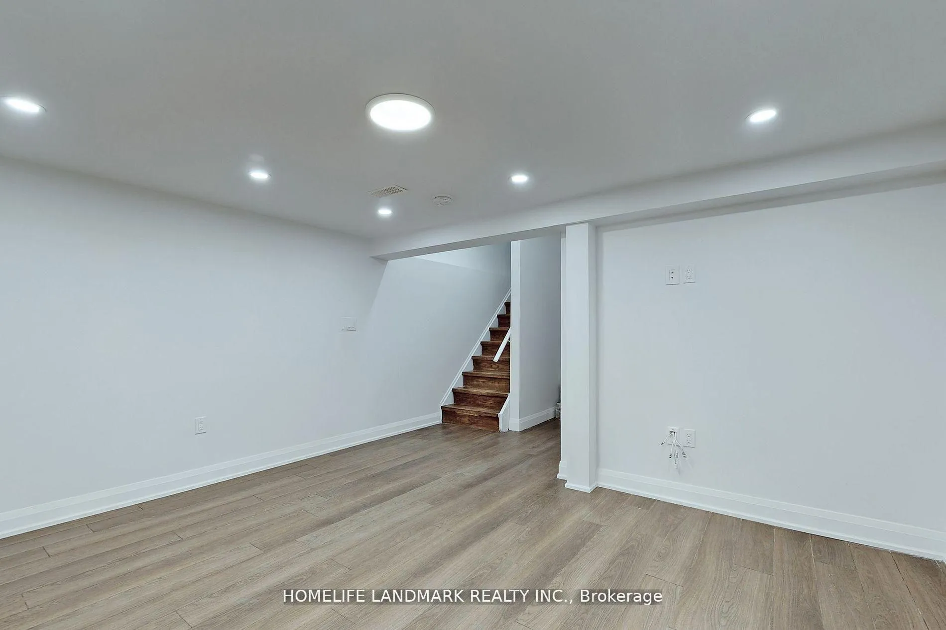 Photo 9 of 61 Rumsey Road, Vaughan, Patterson — HOMEH