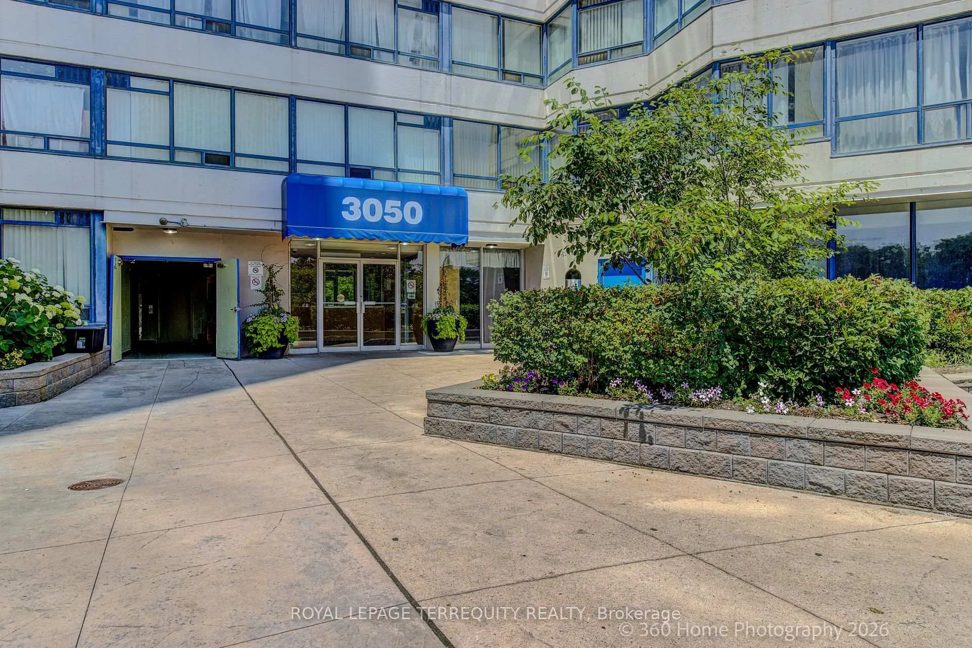 Front of Unit 1221, 3050 Ellesmere Road