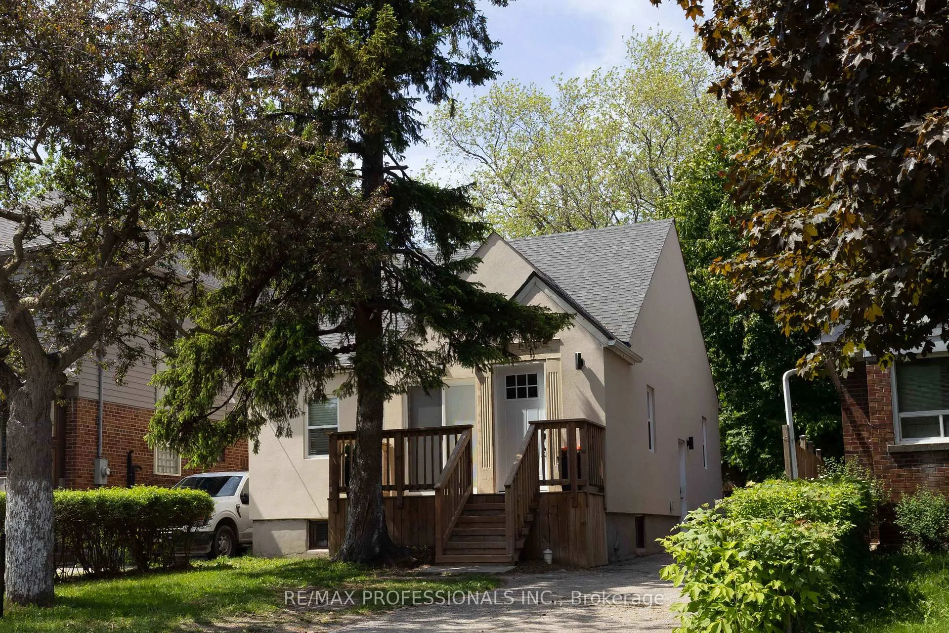 Front of 76 Macdonald Street
