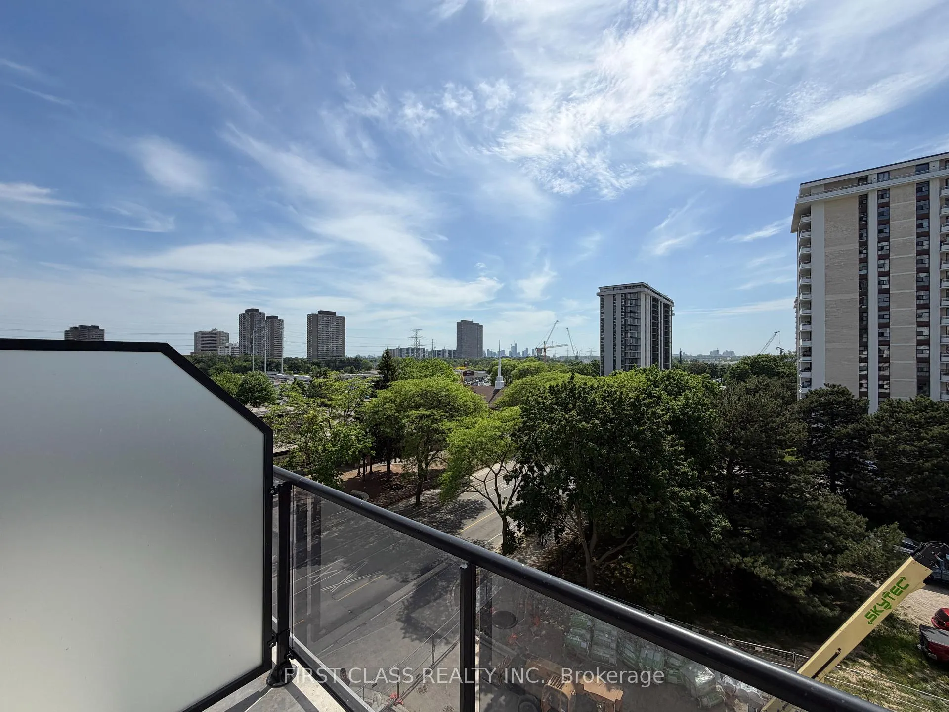 Photo 4 of Unit 615, 151 David Salomon Drive, Toronto, Flemingdon Park — HOMEH