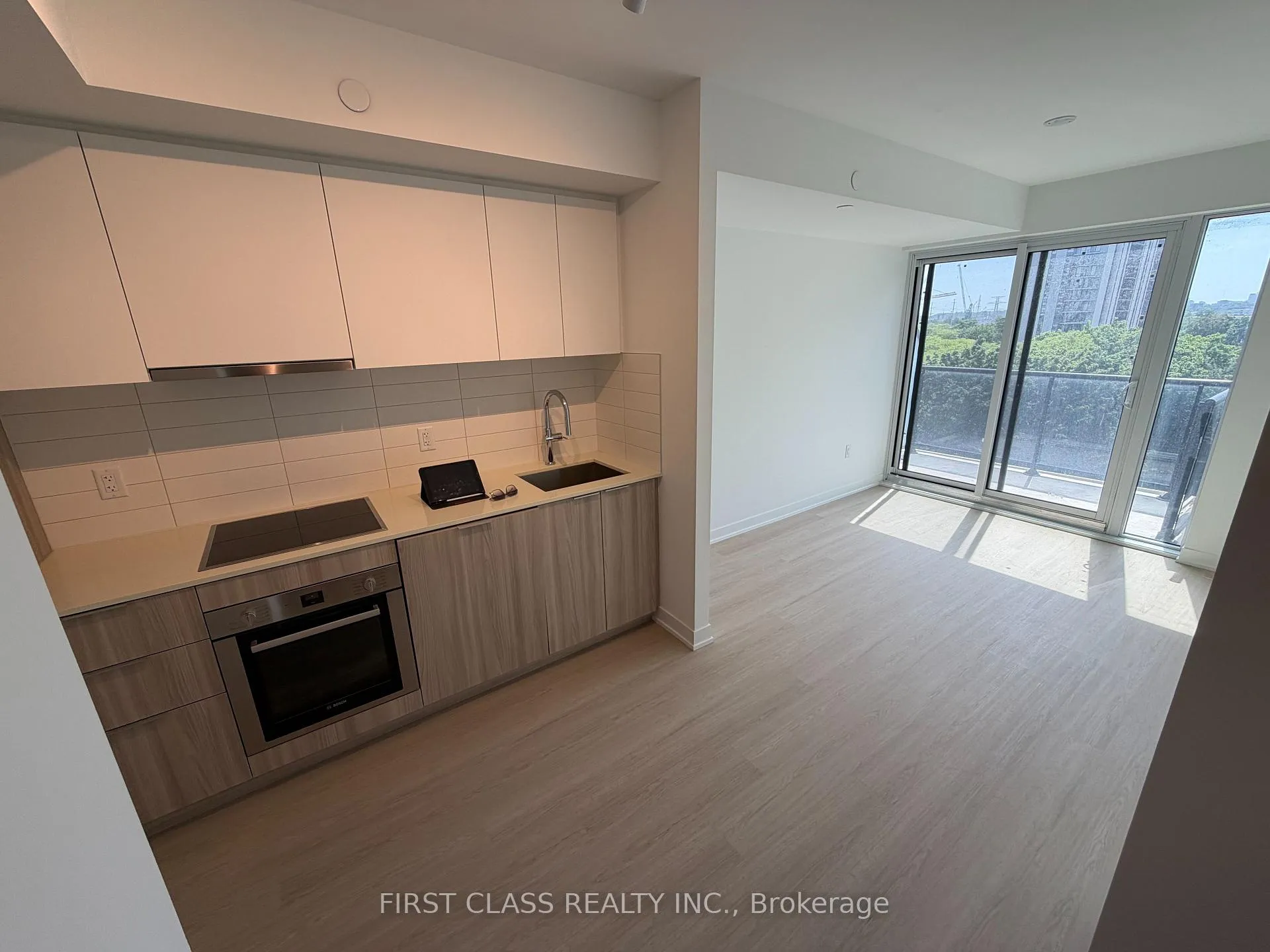 Photo 5 of Unit 615, 151 David Salomon Drive, Toronto, Flemingdon Park — HOMEH