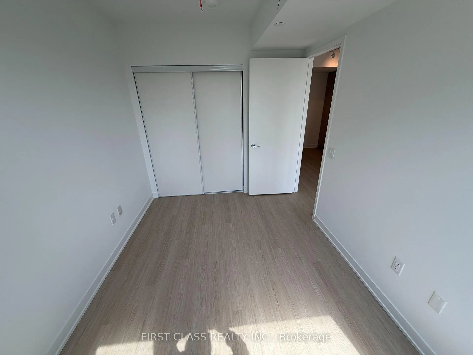Photo 6 of Unit 615, 151 David Salomon Drive, Toronto, Flemingdon Park — HOMEH
