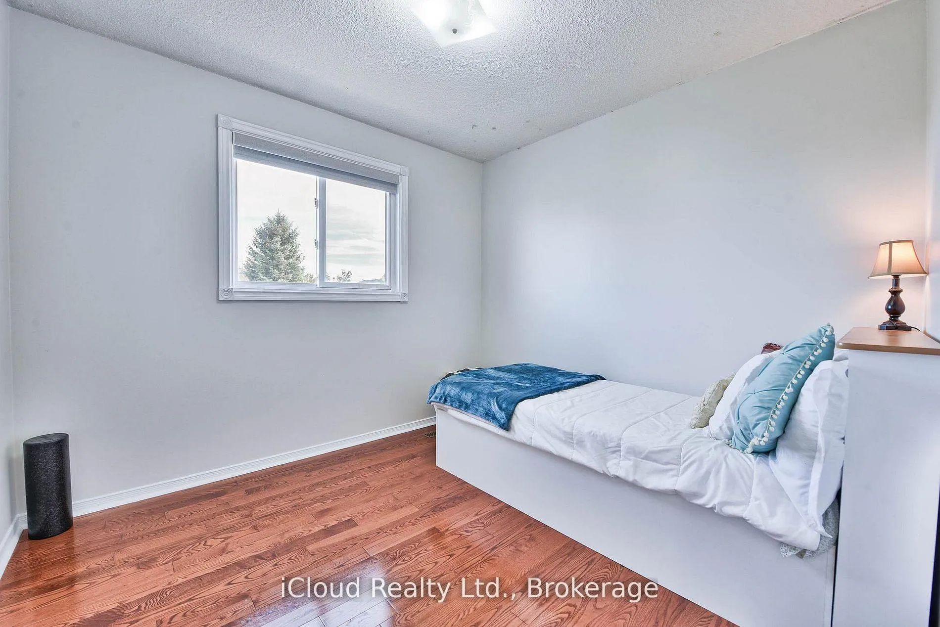Photo 13 of 14 Timberlane Drive, Brampton, Fletcher's Creek South — HOMEH