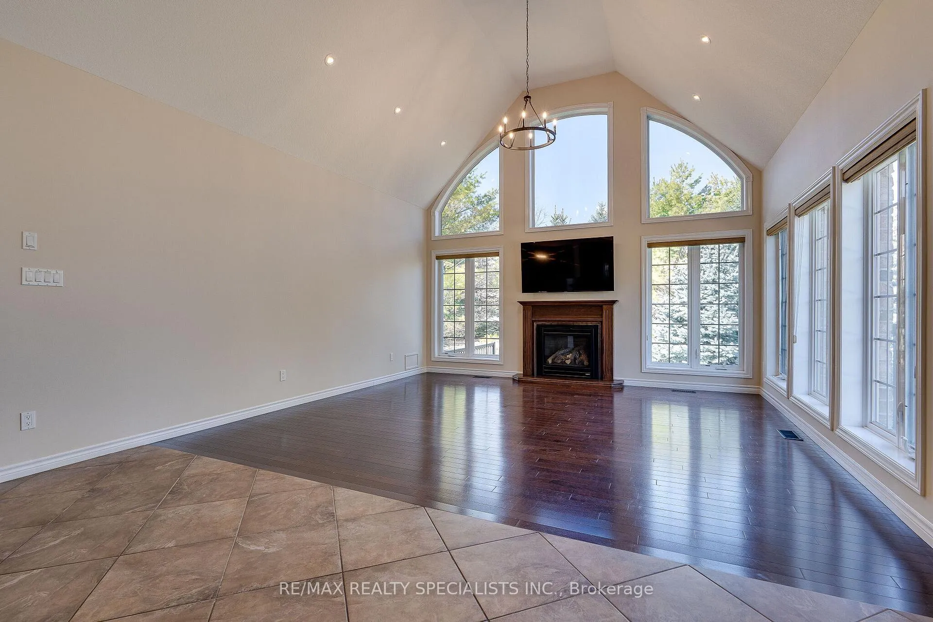 Photo 7 of Unit 2, 3 Reddington Drive, Caledon, Palgrave — HOMEH