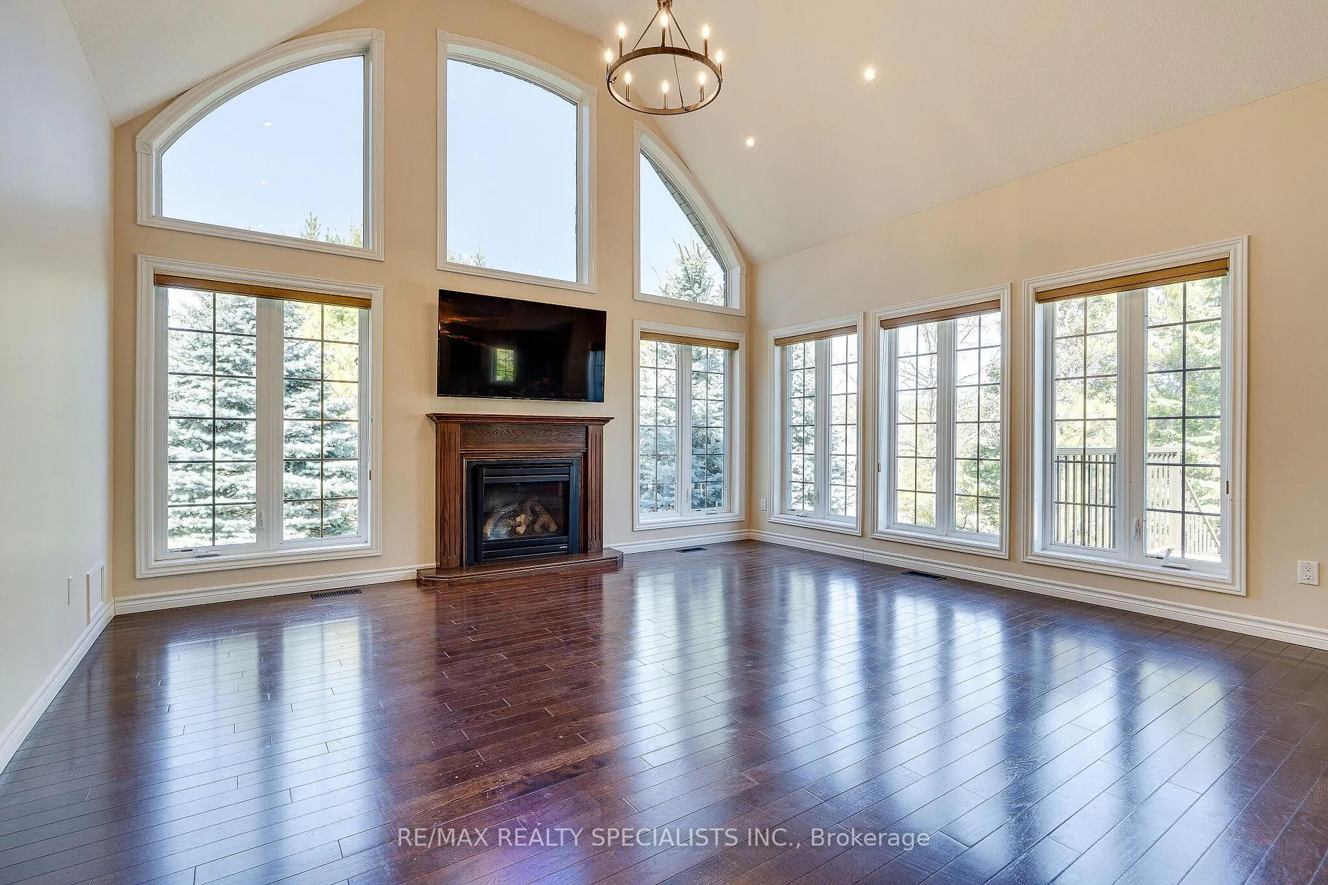 Photo 8 of Unit 2, 3 Reddington Drive, Caledon, Palgrave — HOMEH