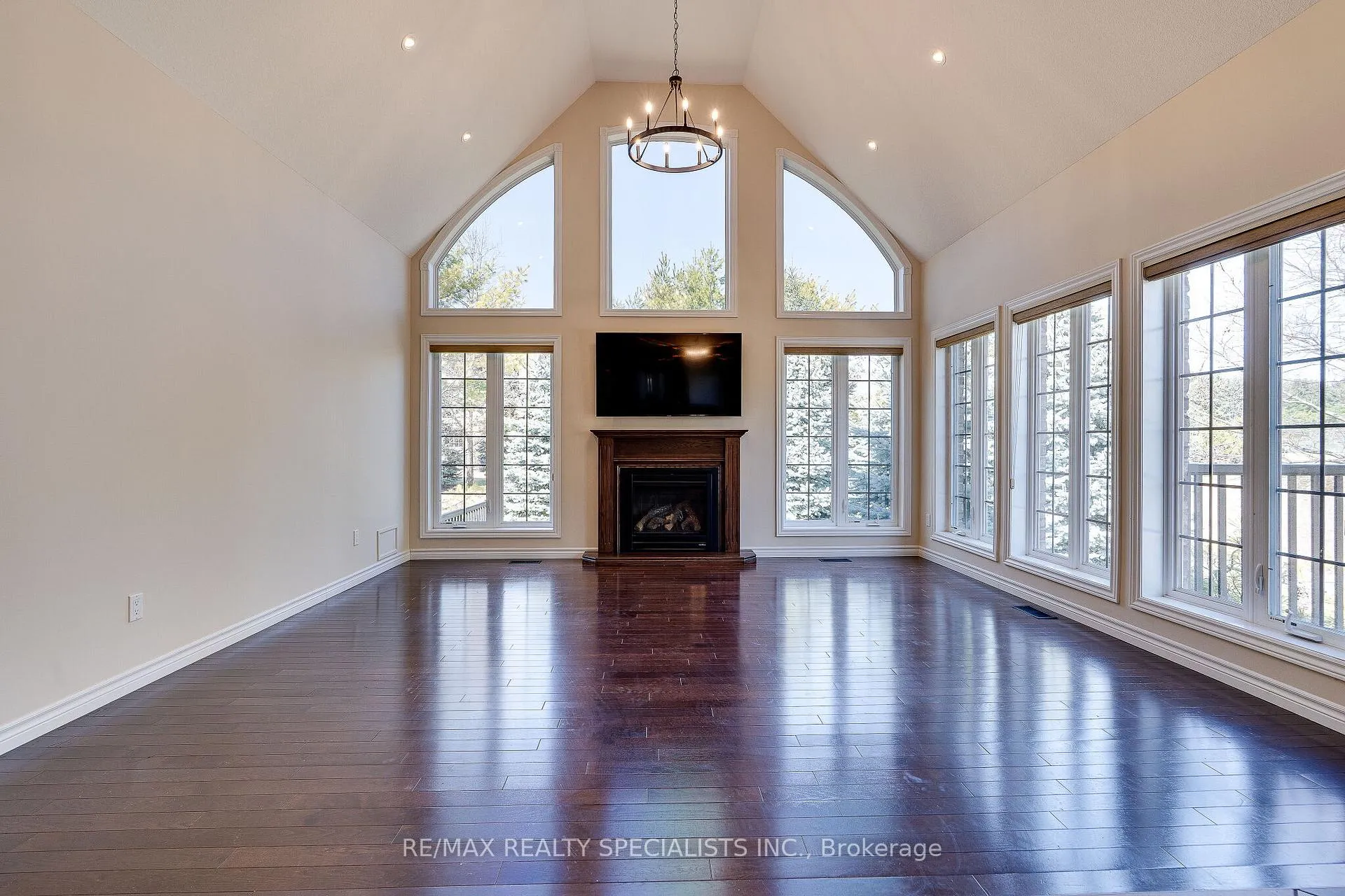Photo 10 of Unit 2, 3 Reddington Drive, Caledon, Palgrave — HOMEH