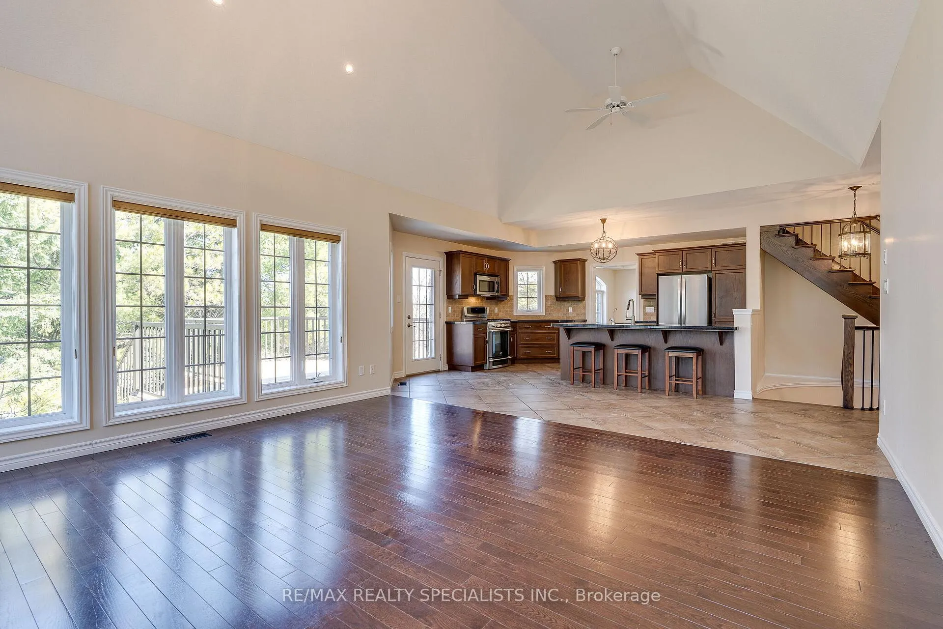 Photo 11 of Unit 2, 3 Reddington Drive, Caledon, Palgrave — HOMEH