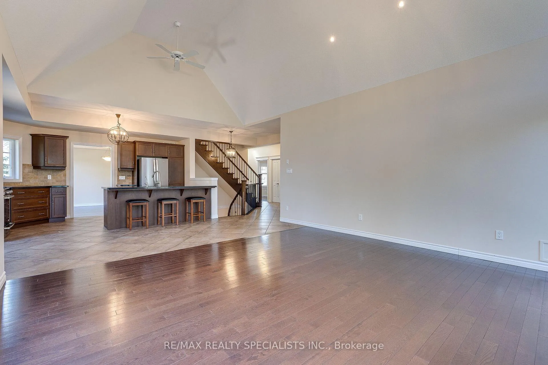 Photo 12 of Unit 2, 3 Reddington Drive, Caledon, Palgrave — HOMEH