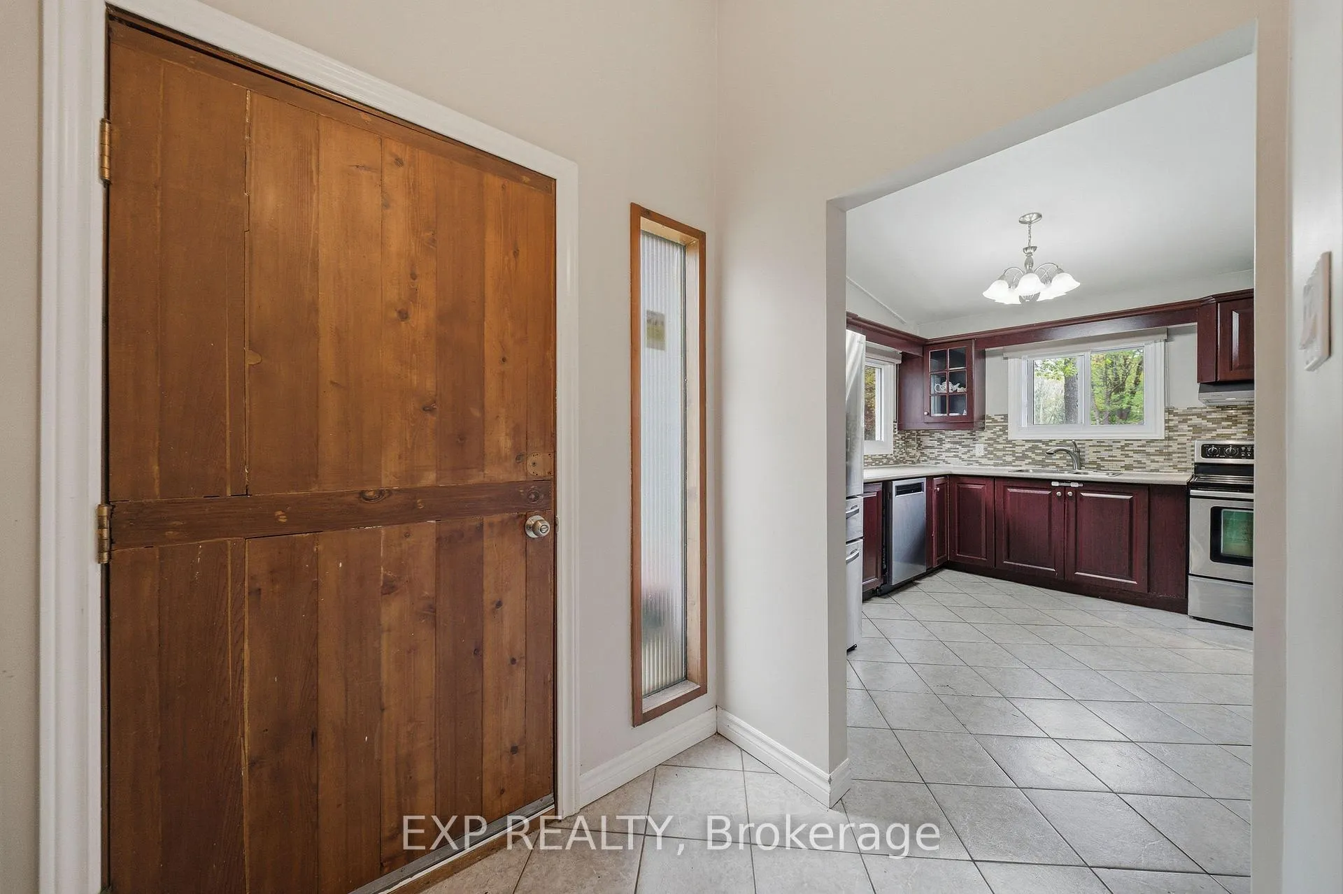 Photo 2 of 136 Resthaven Avenue, Ottawa, Constance Bay — HOMEH