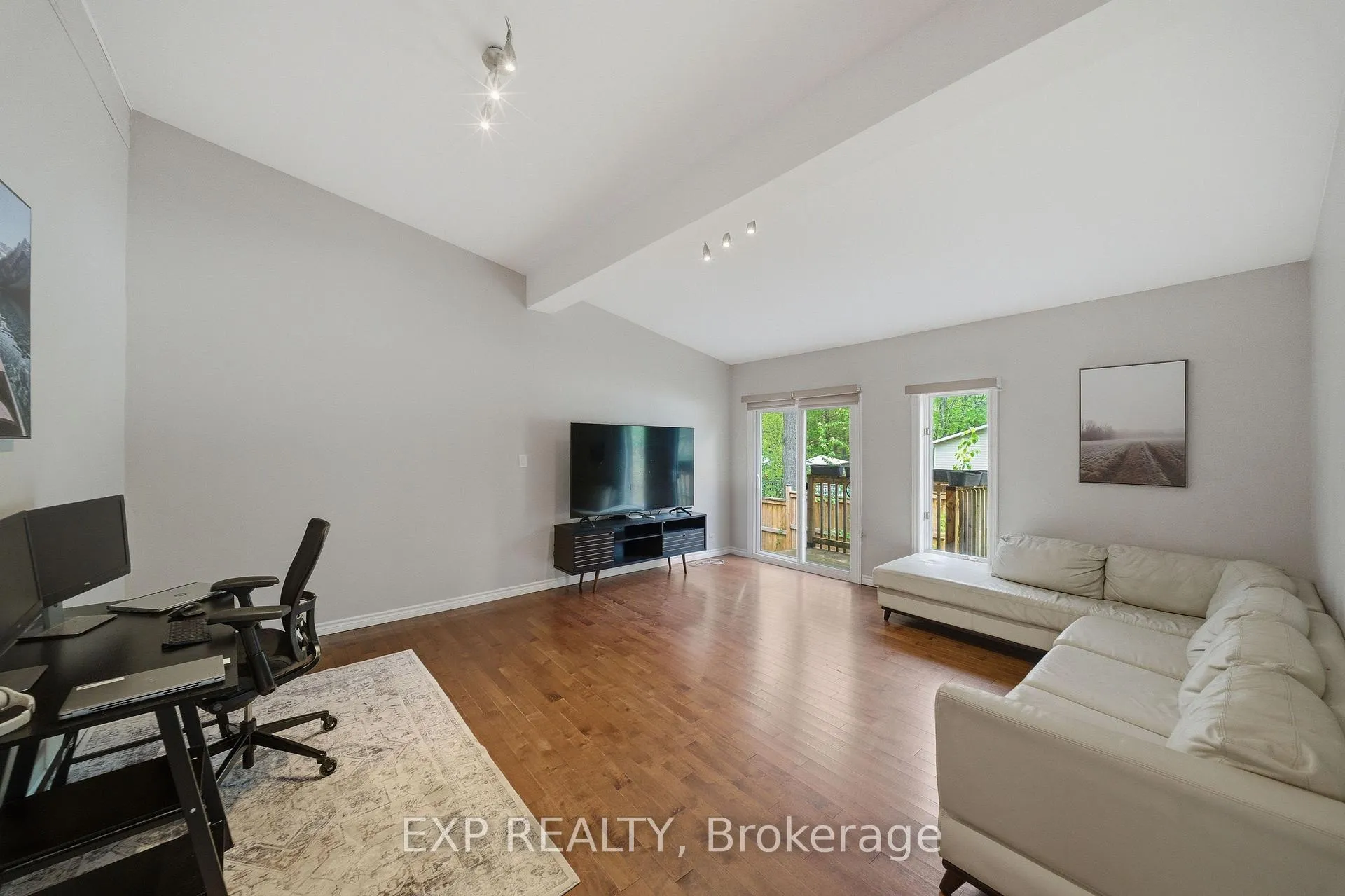 Photo 5 of 136 Resthaven Avenue, Ottawa, Constance Bay — HOMEH