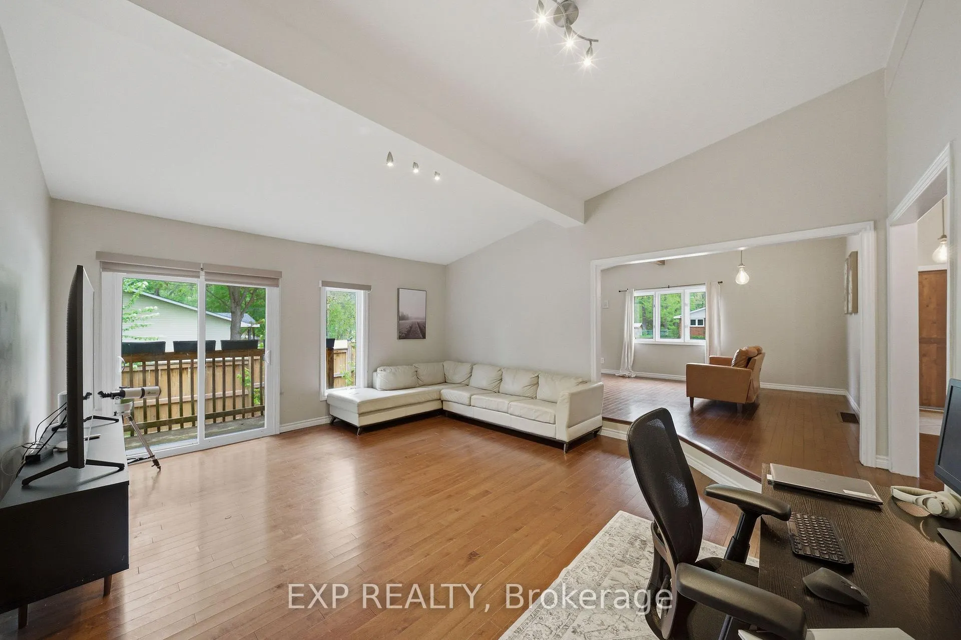 Photo 6 of 136 Resthaven Avenue, Ottawa, Constance Bay — HOMEH