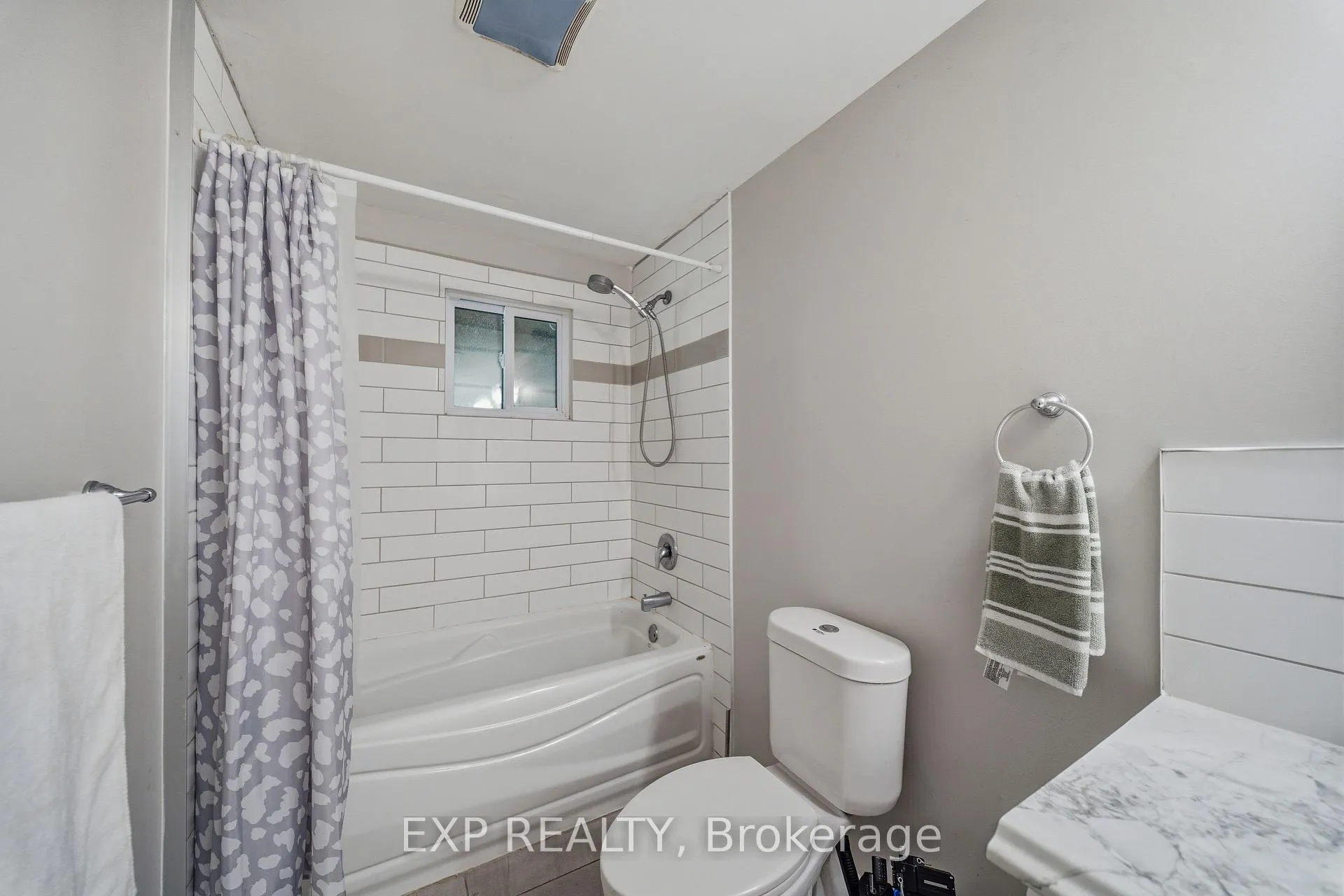 Photo 18 of 136 Resthaven Avenue, Ottawa, Constance Bay — HOMEH