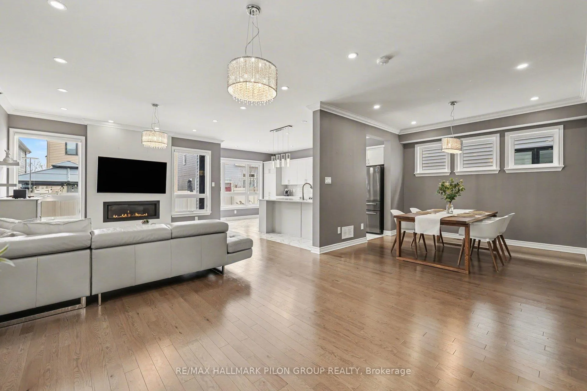 Photo 9 of 266 Shinleaf Crescent, Ottawa, Mer Bleue/Bradley Estates/Anderson Park — HOMEH