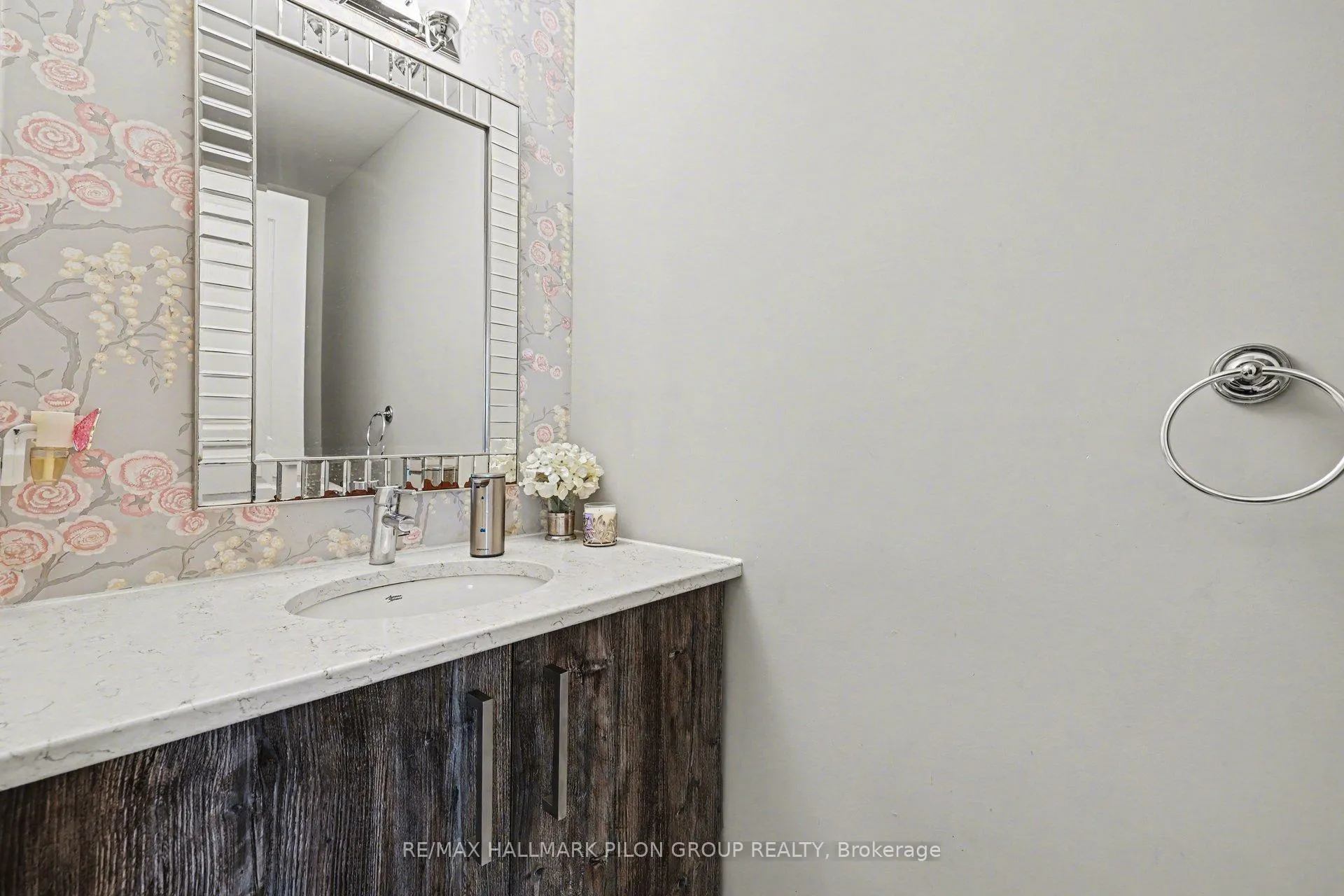 Photo 12 of 266 Shinleaf Crescent, Ottawa, Mer Bleue/Bradley Estates/Anderson Park — HOMEH