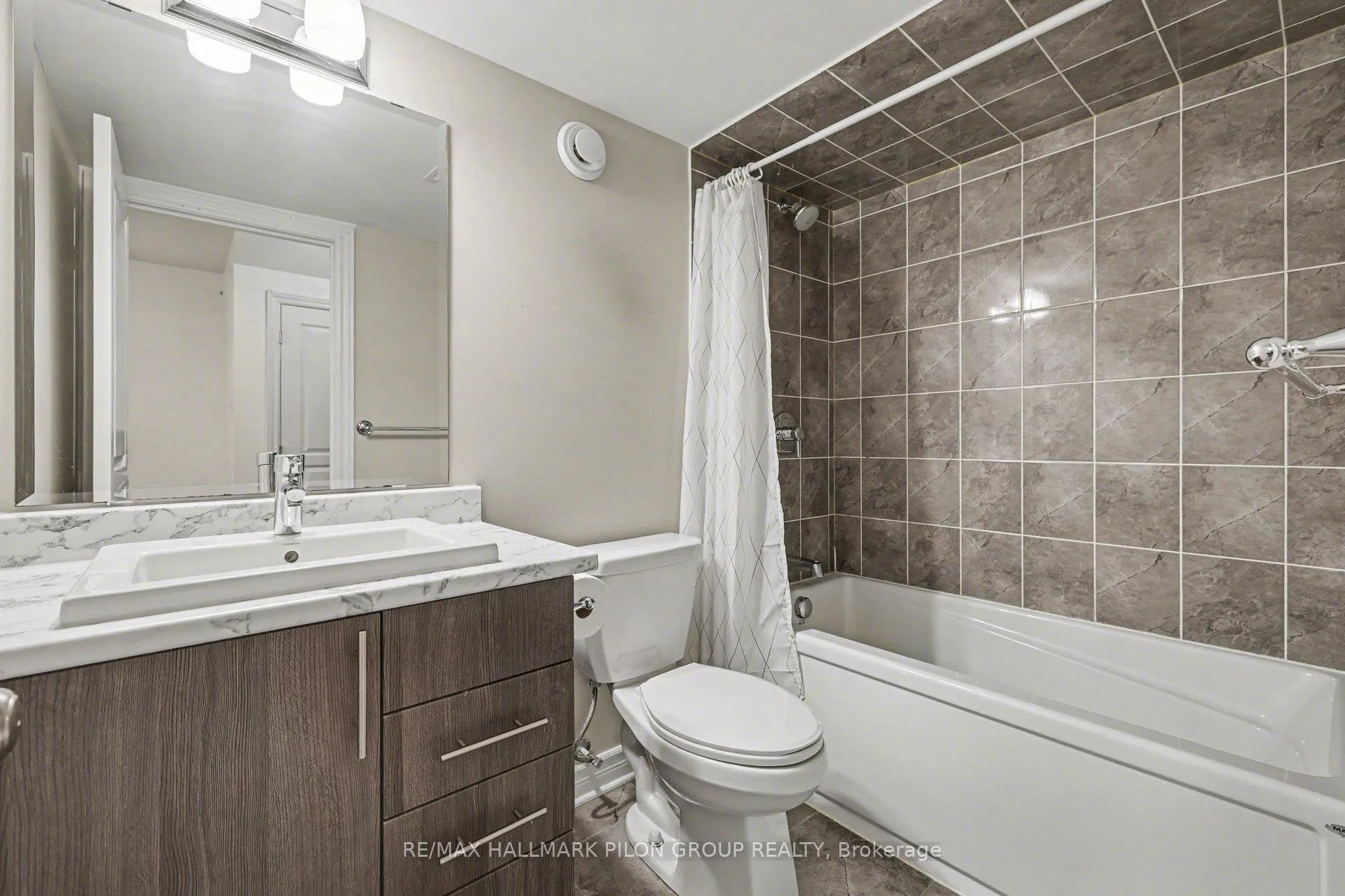 Photo 20 of 266 Shinleaf Crescent, Ottawa, Mer Bleue/Bradley Estates/Anderson Park — HOMEH