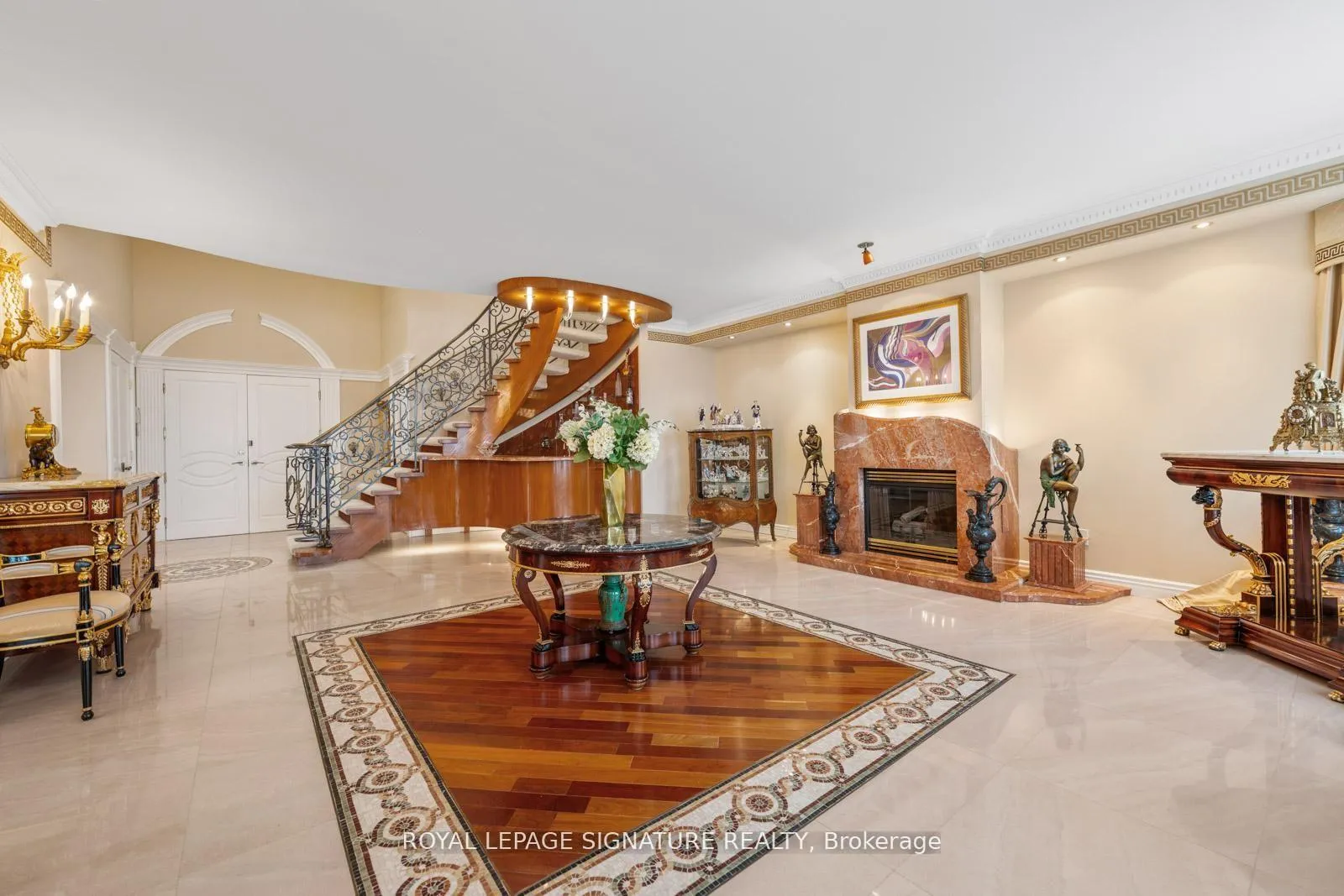 Photo 8 of Unit PH9, 7300 Yonge Street, Vaughan, Crestwood-Springfarm-Yorkhill — HOMEH