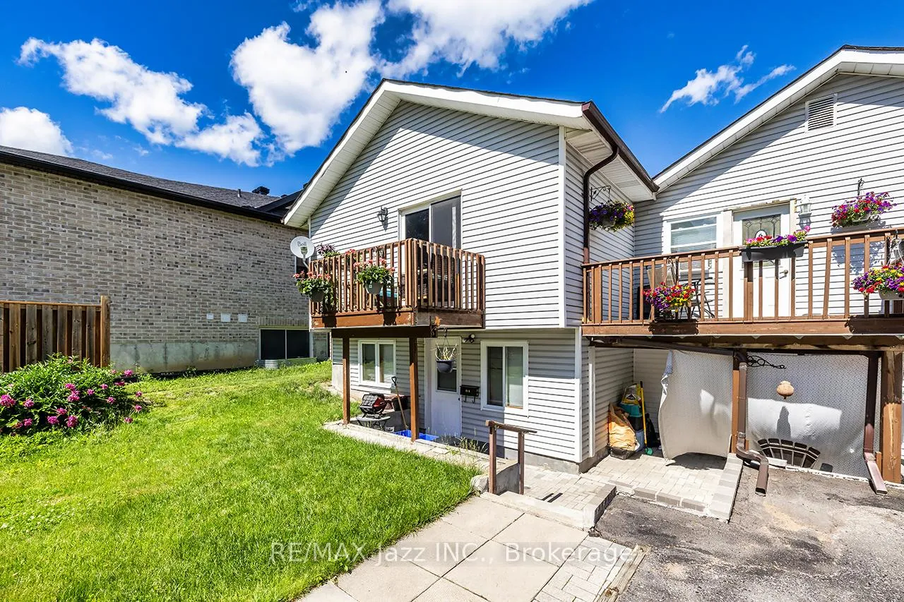 Photo 7 of 27 Waverley Road, Clarington, Bowmanville — HOMEH