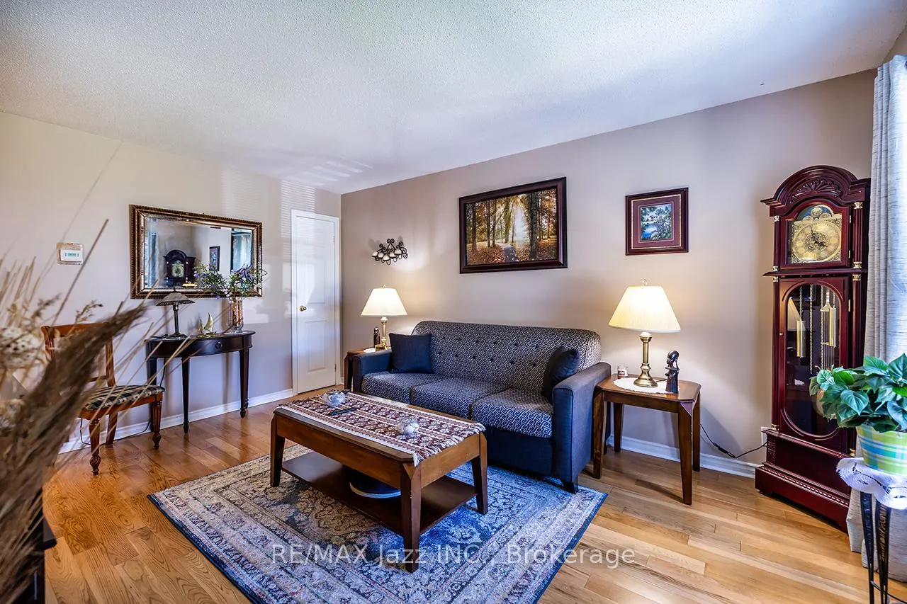 Photo 18 of 27 Waverley Road, Clarington, Bowmanville — HOMEH