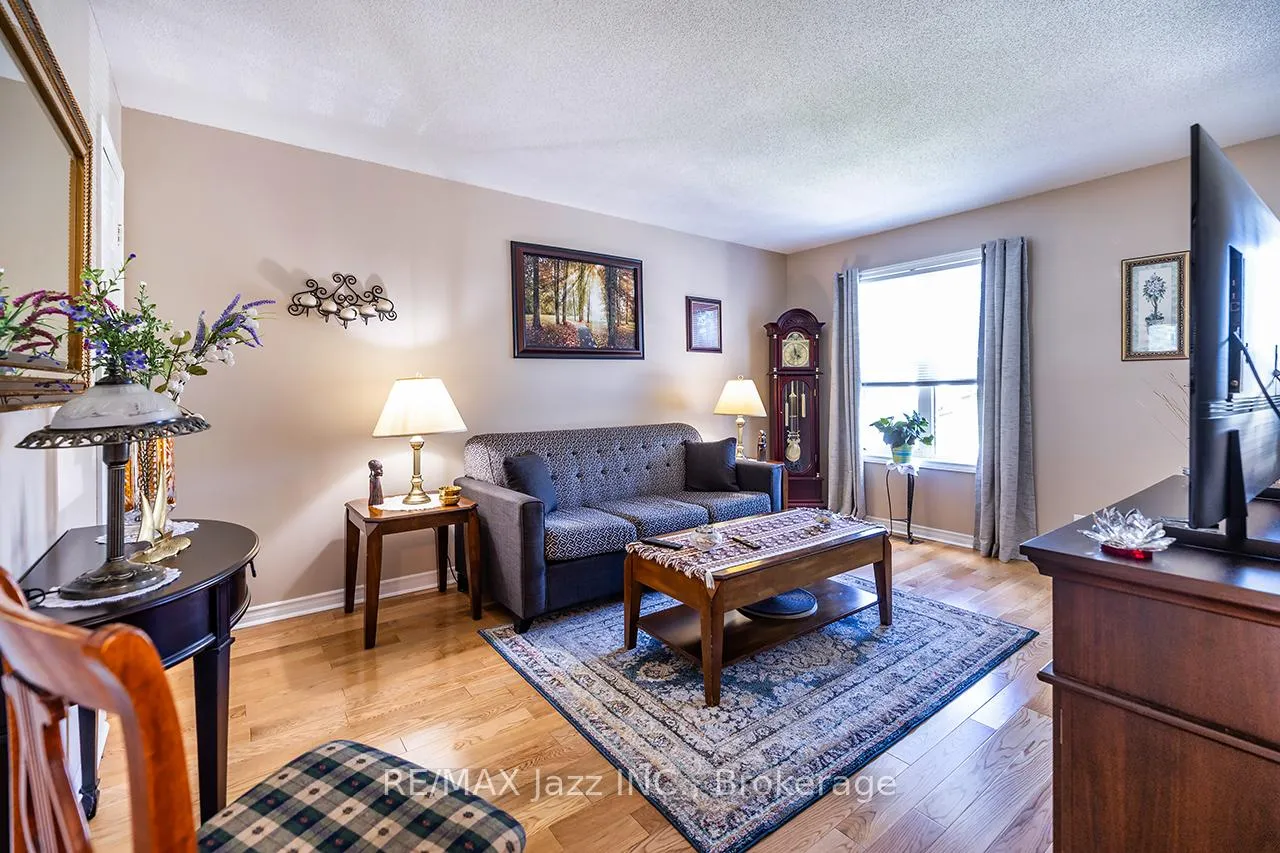 Photo 20 of 27 Waverley Road, Clarington, Bowmanville — HOMEH