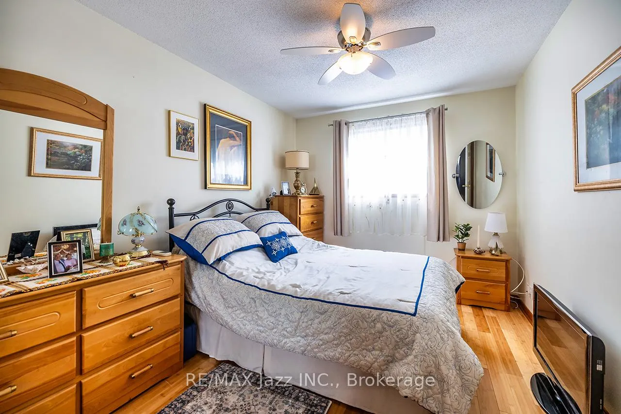 Photo 21 of 27 Waverley Road, Clarington, Bowmanville — HOMEH