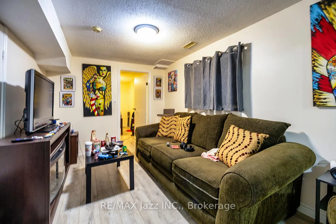 Photo 34 of 27 Waverley Road, Clarington, Bowmanville — HOMEH