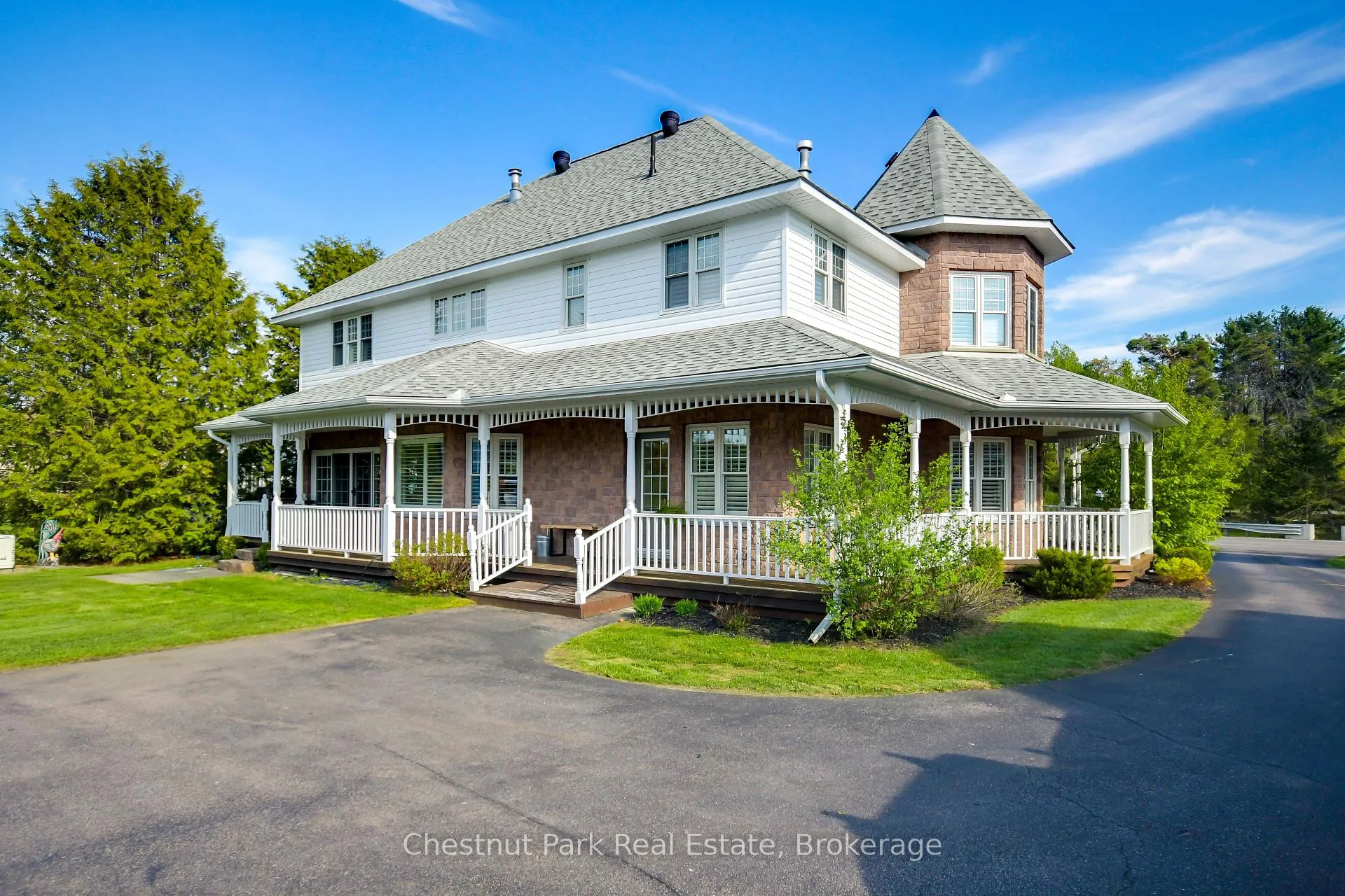 Photo 2 of 279 Santas Village Road, Bracebridge, Monck (Bracebridge) — HOMEH