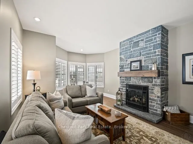 Photo 10 of 279 Santas Village Road, Bracebridge, Monck (Bracebridge) — HOMEH