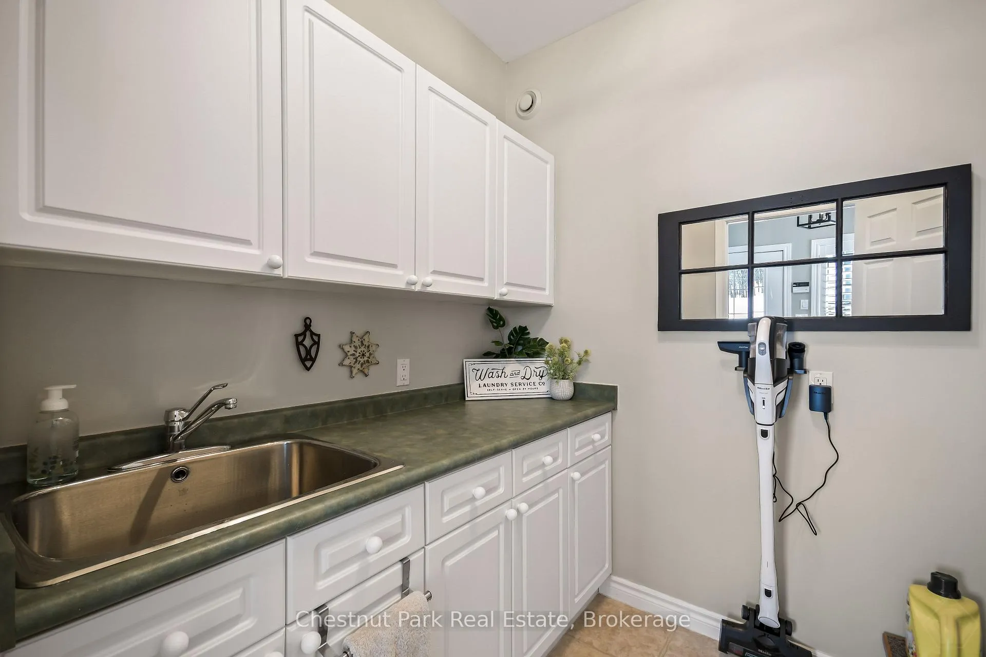 Photo 12 of 279 Santas Village Road, Bracebridge, Monck (Bracebridge) — HOMEH