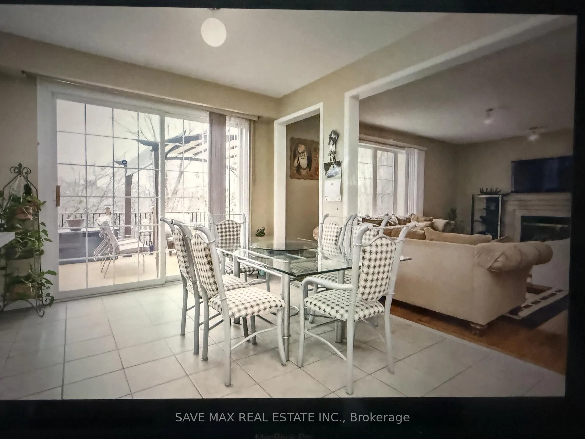 Photo 3 of 184 Treeline Boulevard, Brampton, Vales of Castlemore — HOMEH