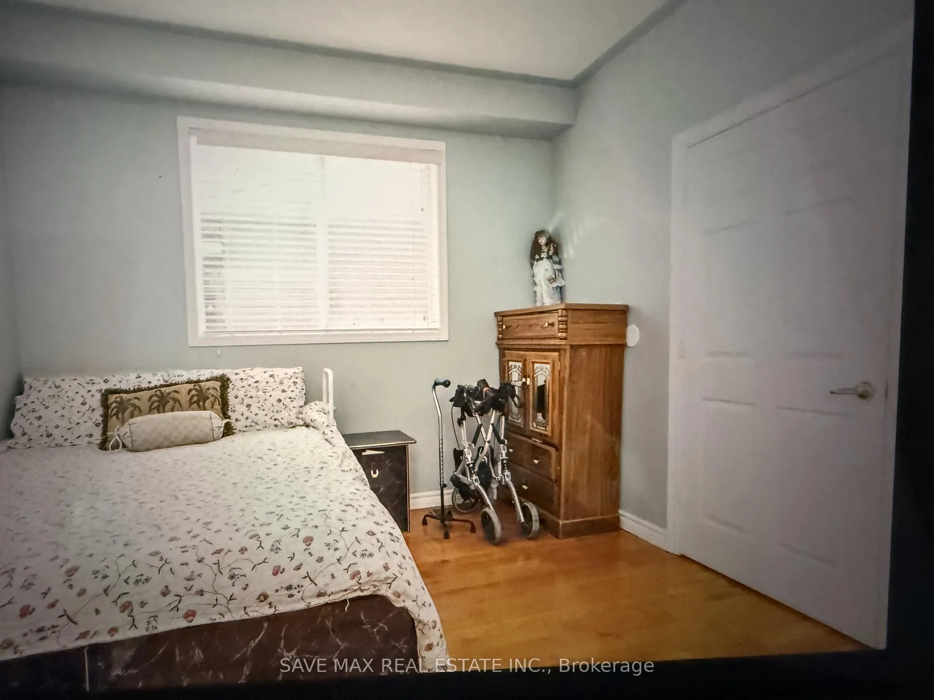 Photo 9 of 184 Treeline Boulevard, Brampton, Vales of Castlemore — HOMEH