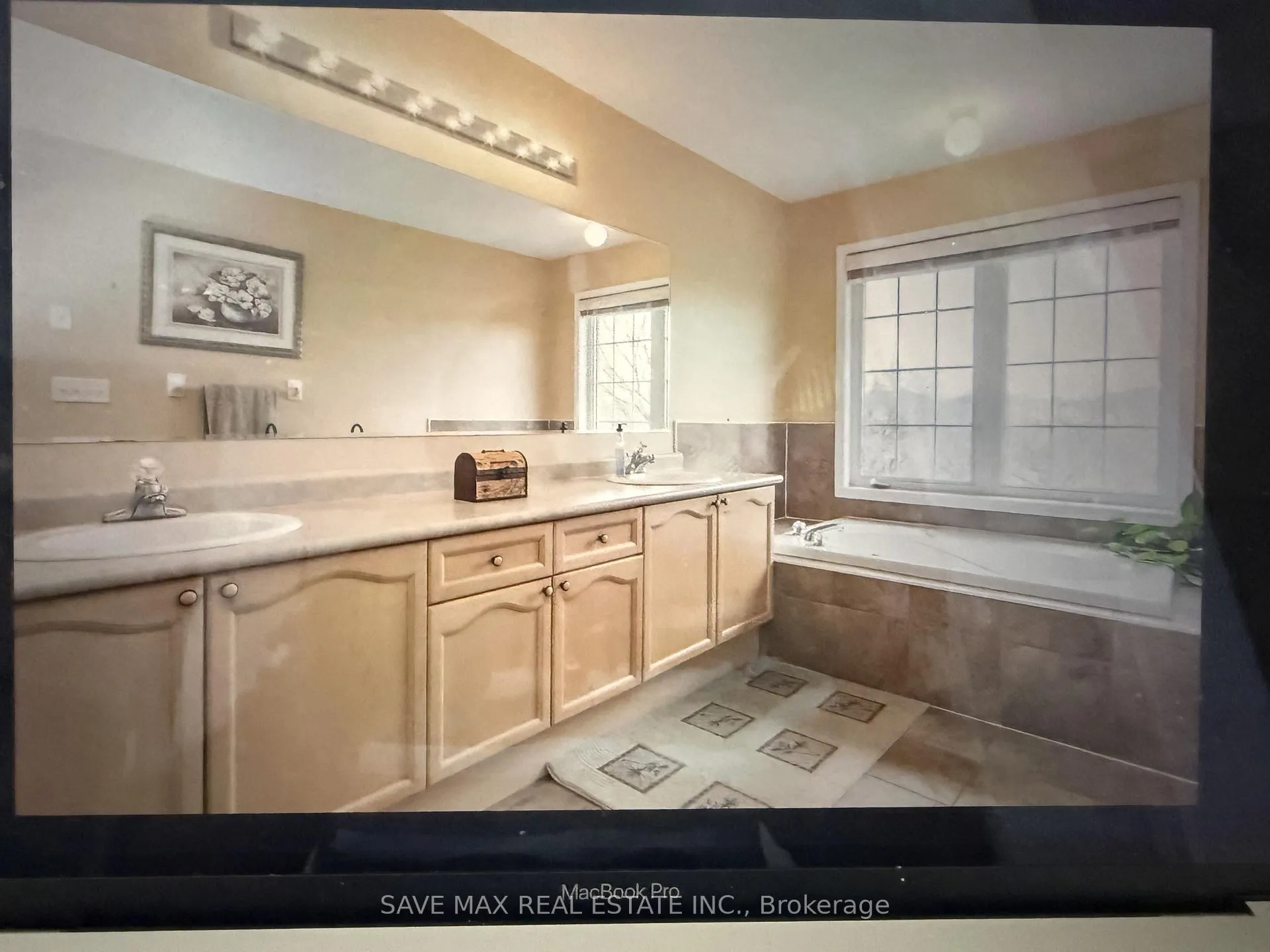 Photo 15 of 184 Treeline Boulevard, Brampton, Vales of Castlemore — HOMEH