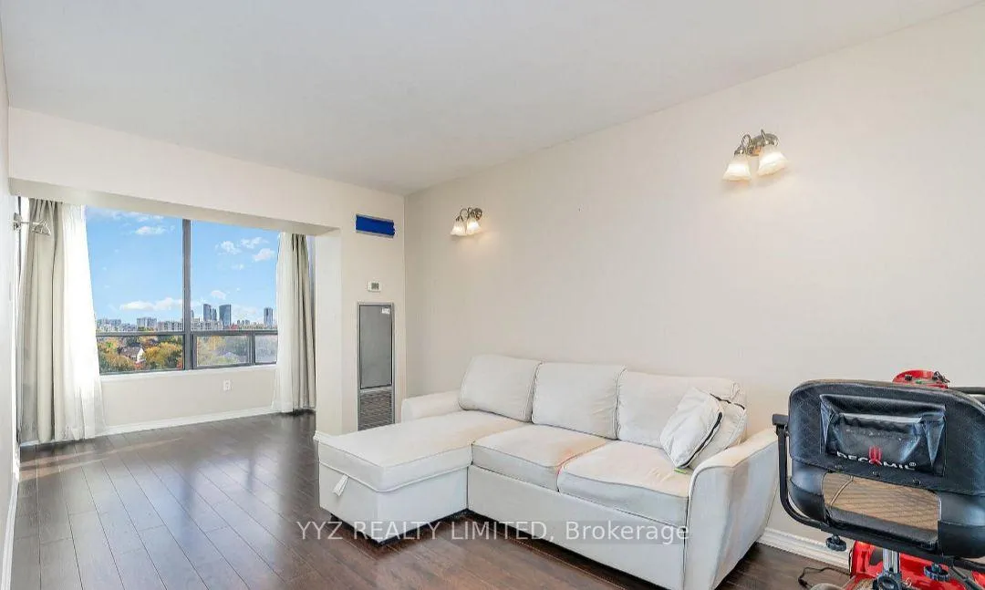 Photo 4 of Unit 807, 7440 Bathurst Street, Vaughan, Brownridge — HOMEH