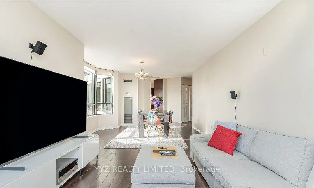 Photo 8 of Unit 807, 7440 Bathurst Street, Vaughan, Brownridge — HOMEH
