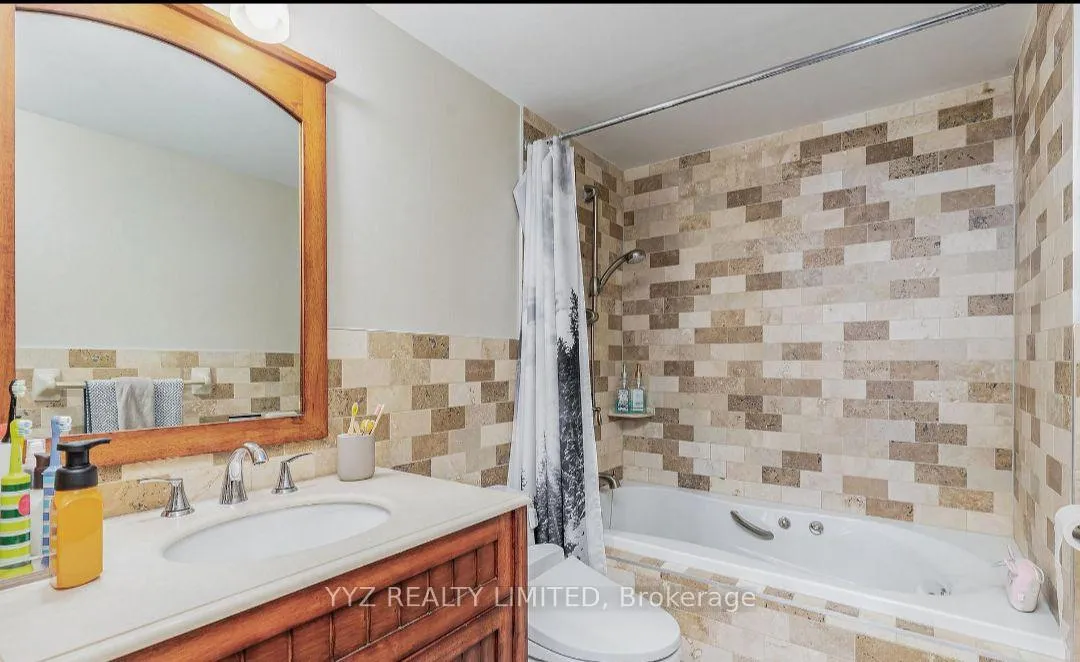Photo 16 of Unit 807, 7440 Bathurst Street, Vaughan, Brownridge — HOMEH