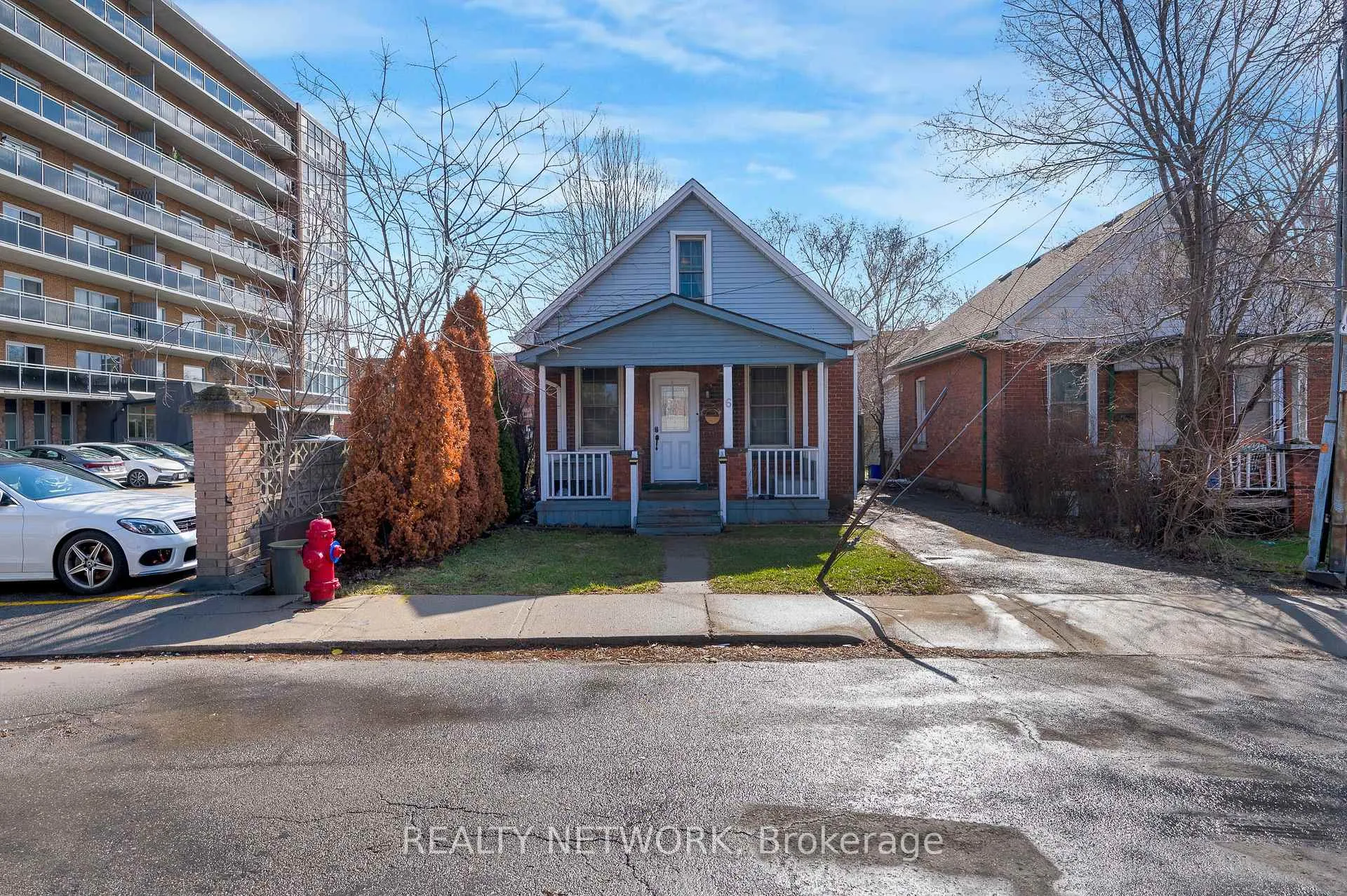 Photo 2 of 6 Ben Lomond Place, Hamilton, Raleigh — HOMEH