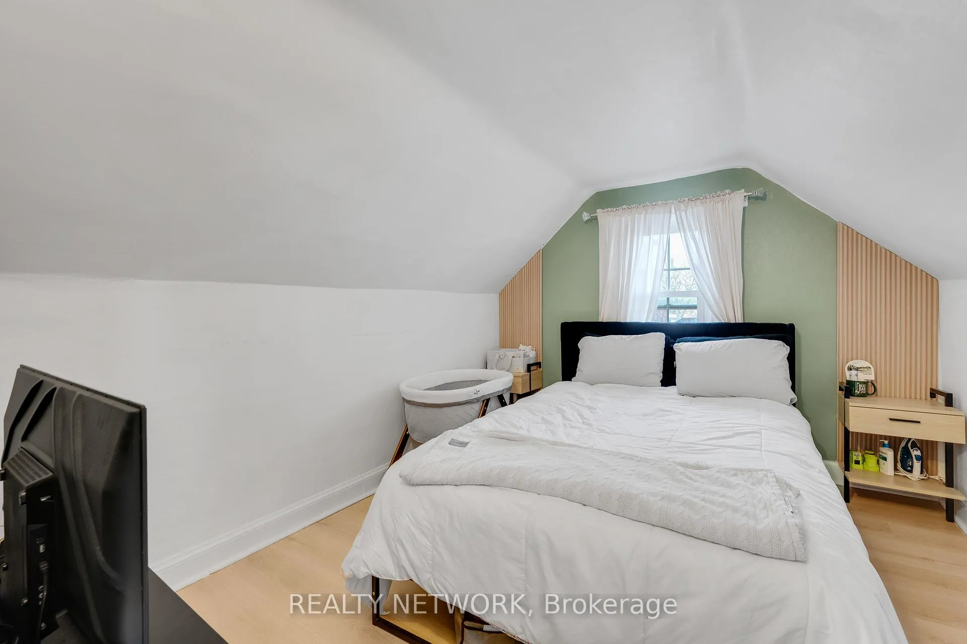 Photo 24 of 6 Ben Lomond Place, Hamilton, Raleigh — HOMEH