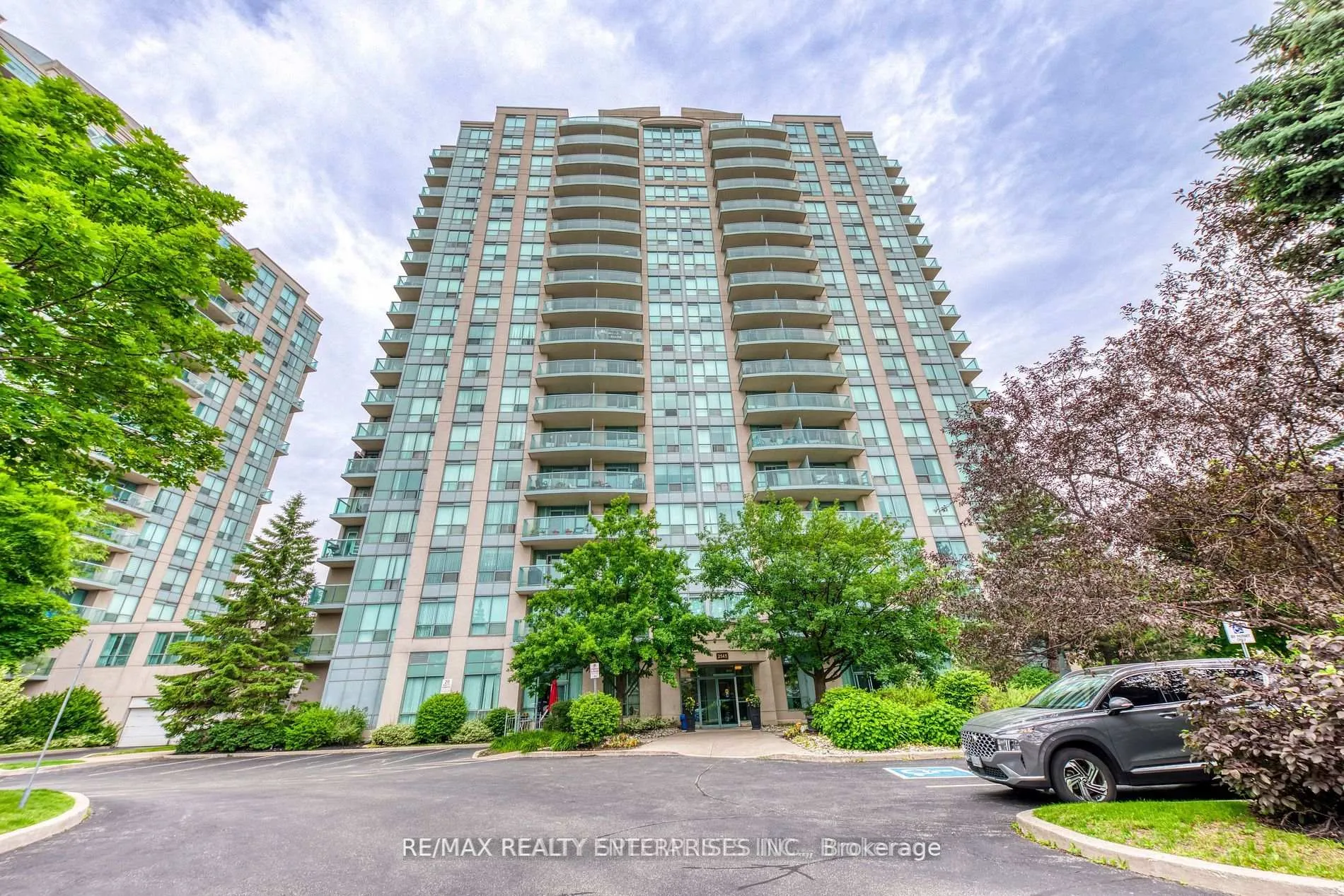 Front of Unit 1409, 2545 Erin Centre Boulevard N