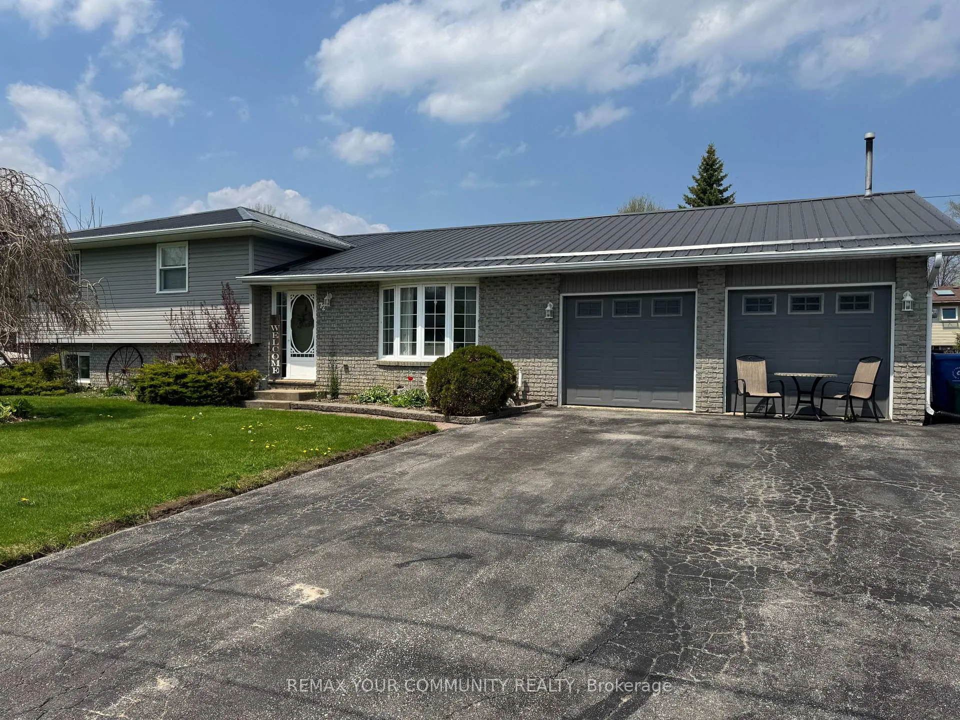 Photo 1 of 72 Douglas Street, Georgina, Sutton & Jackson's Point — HOMEH