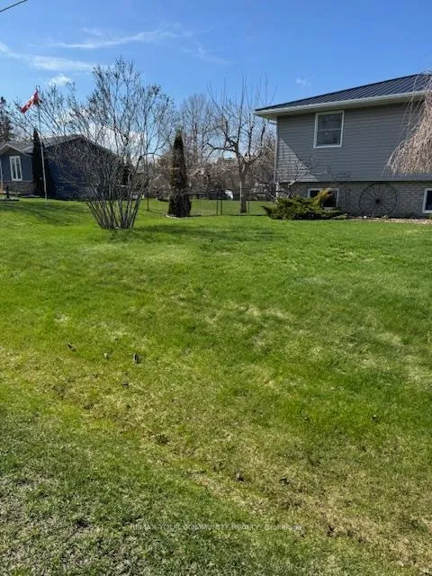 Photo 3 of 72 Douglas Street, Georgina, Sutton & Jackson's Point — HOMEH