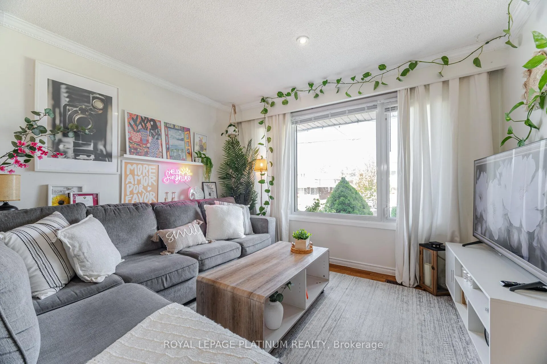 Photo 10 of 232 Durham Street, Oshawa, Vanier — HOMEH